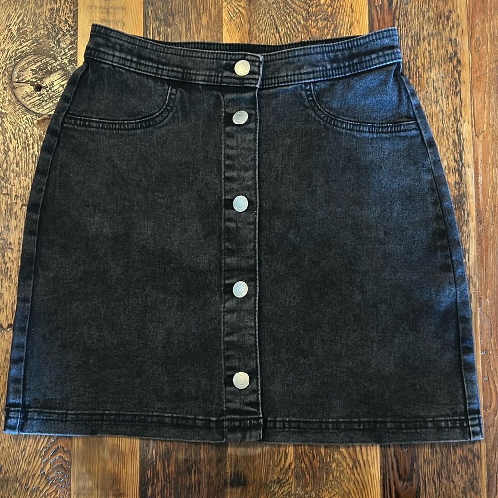 H&M black denim mini skirt